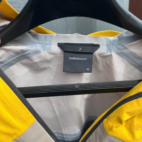 Peak Performance Rain Jacket - Picture 4 of 4